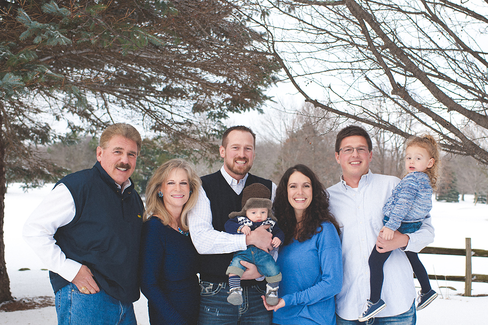 winter family photography milwaukee