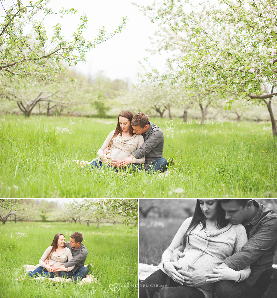 outdoor maternity photographer wisconsin